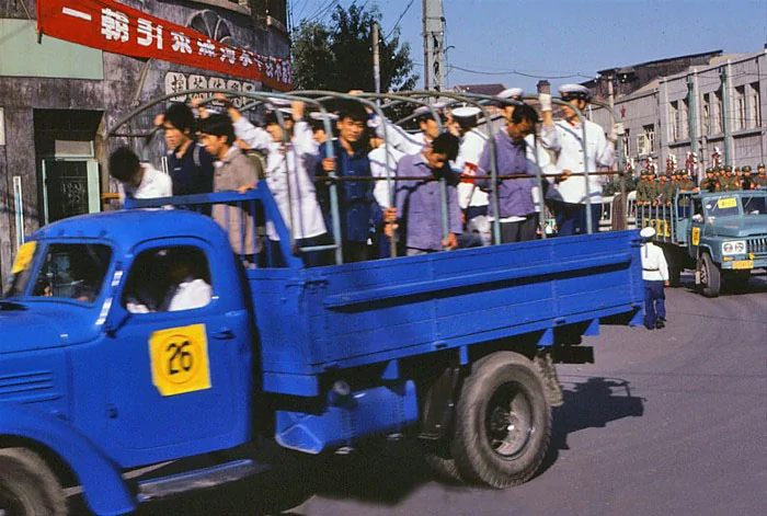 老照片：1983年天津治安「嚴打」 遊街示眾(高清組圖)