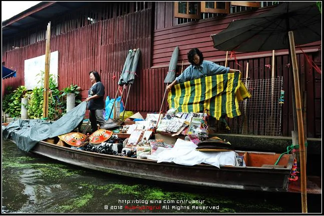 實拍：曼谷熱鬧的船上集市