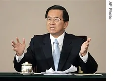 陳水扁記者會上為自己辯護