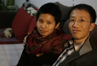 07年1月9日胡佳和妻子曾金燕在北京寓所合影（法新社）