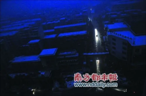 连续6日停水停电 郴州全城自救商场纷纷关门 