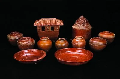 西安漢墓出土罕見漢代玉衣 銅製蒸餾器震驚學者 