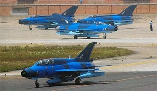 中國出口孟加拉國F-7戰機墜毀 飛行員死亡 