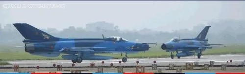 中国出口孟加拉国F-7战机坠毁 飞行员死亡 