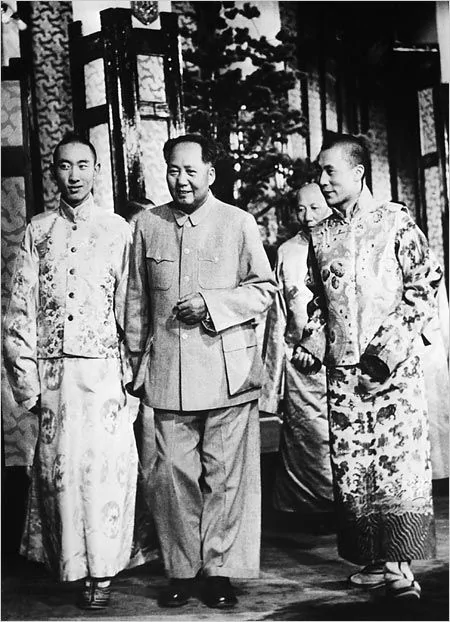 毛泽东和达赖喇嘛（右）和班禅喇嘛