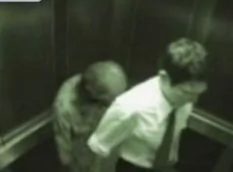 上海電梯鬧鬼視頻熱傳 是惡搞？（圖+視頻）