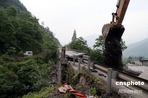 理县又发生5.9级余震 “汶川生命线”再中断 
