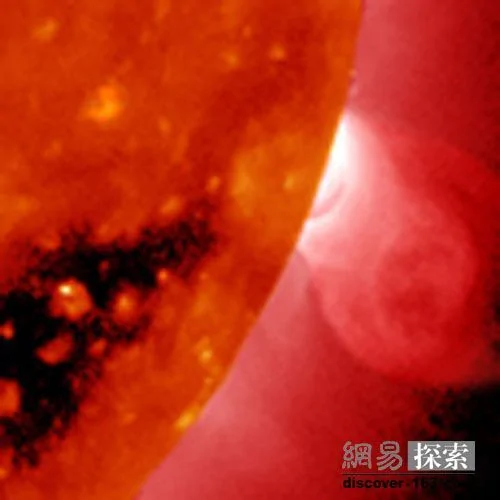 太陽上發現巨型龍捲風 高1萬千米猛烈旋轉 