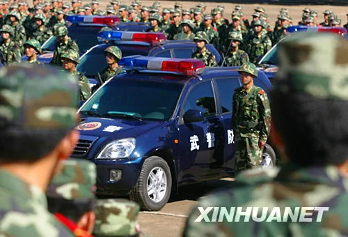 北京奧運專用道武裝處突車上路執勤(組圖)