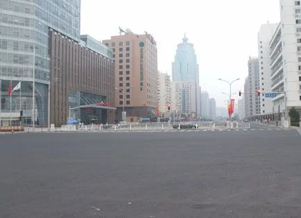 第四道封锁线后面是鸟巢：奥运实行戒严 北京竟成这样 