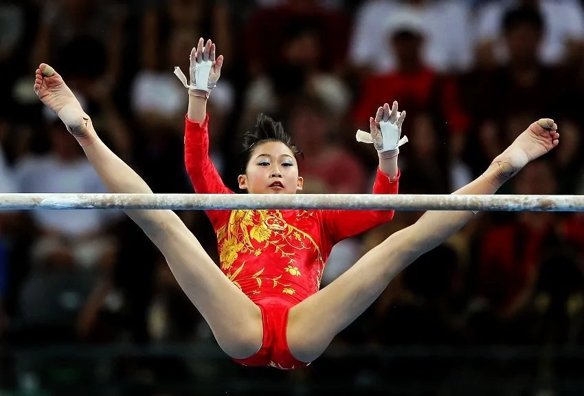 中国队体操女团摘金 首次问鼎奥运冠军创历史 