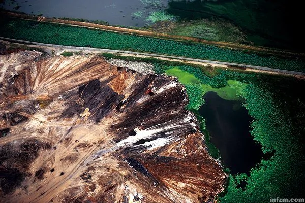 湖北上空航拍，令人触目惊心：挖地三尺难见纯土 