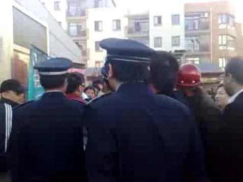 北京朝阳区发生冲突