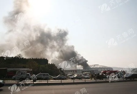 濟南:奧體中心在建體育館再次發生火災(組圖)