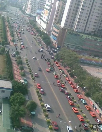 广东汕头一千多的士罢运 抗议黑车横行