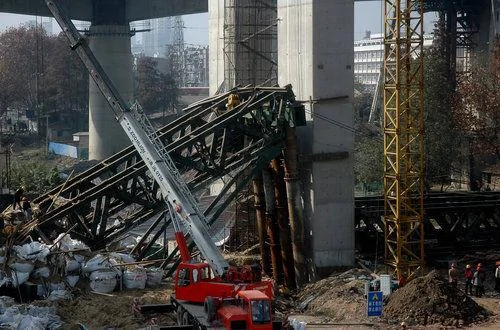 武汉建设中长江大桥引桥坍塌