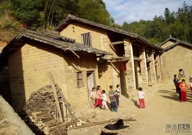 實拍：中國最富裕大省廣東的一個鄉村學校 