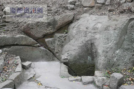 福州九曲山中出现神秘岩画 疑为唐代藏宝图