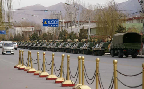 西藏流亡政府：百名示威者遭殺害
