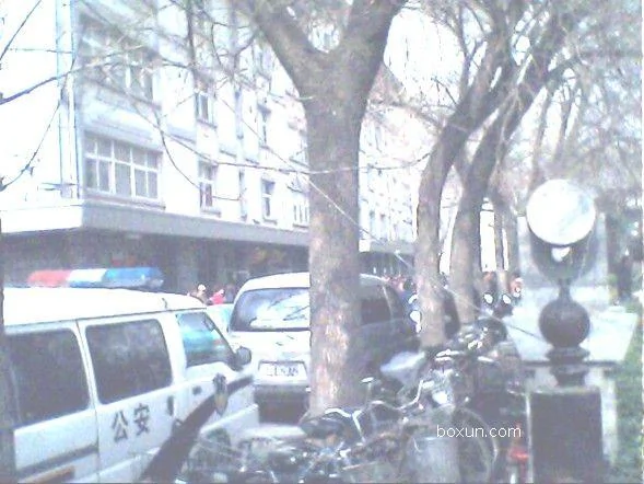 要生存天津市政府門口爆發大規模示威