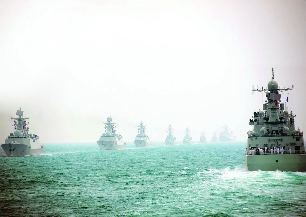 海上大閱兵慶祝六十華誕中國海軍完美"亮艦"