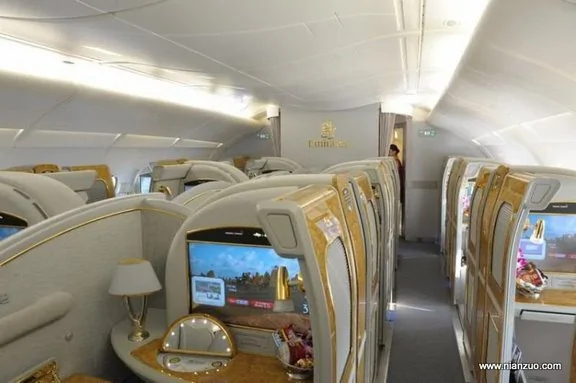 酋長的A380 這是比較貴的倉位吧。,商務艙