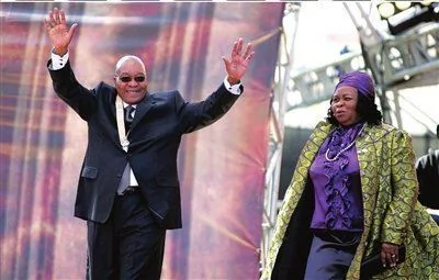南非新总统3位妻子亮相 谁是第一夫人成谜 