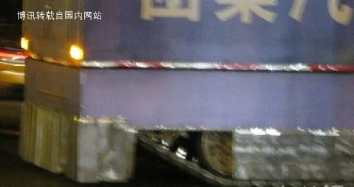 坦克深夜穿馬甲進北京城