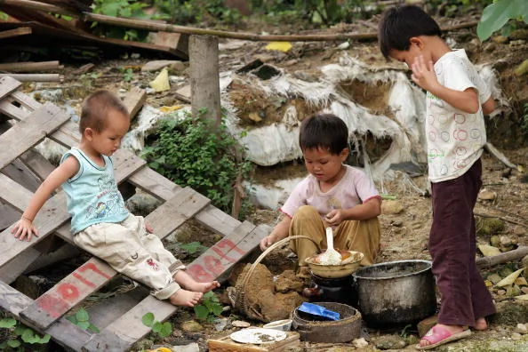 世银：广东贫困线标准比越南老挝还低