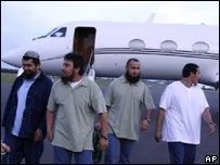 四位维吾尔男子抵达百慕大：最坏的经历是中国军方的审讯