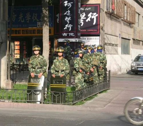 烏維穩部隊換防，南京武警接替蘭州武警執勤（圖）