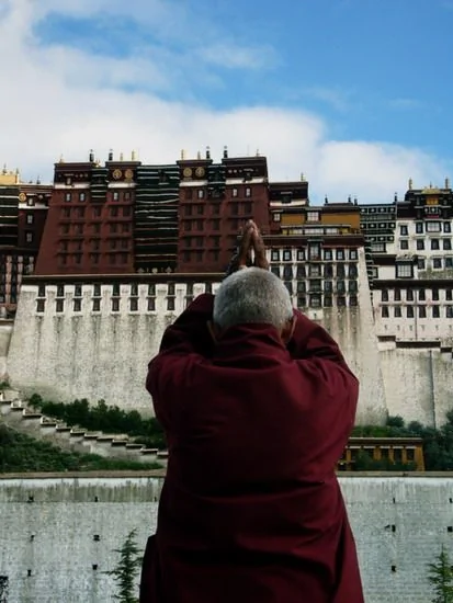 唯色：西藏的官员们，饶了布达拉宫吧！