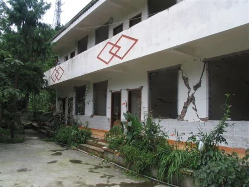 一個用地震捐款建起來的村委會辦公樓!