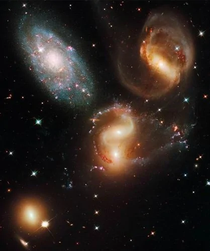 哈勃望远镜“重生”后拍摄的最新宇宙大片