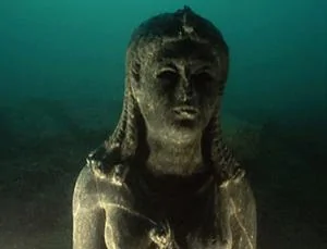 古埃及女神伊希斯的塑像