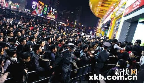 2009年最后一天300万人挤爆广州地铁