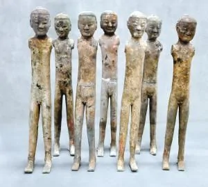 西安南郊大墓发现数以万计裸体战俑