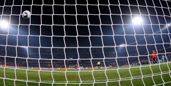 比利亚45米吊射超阿里汉世界杯最远进球只待官方确认