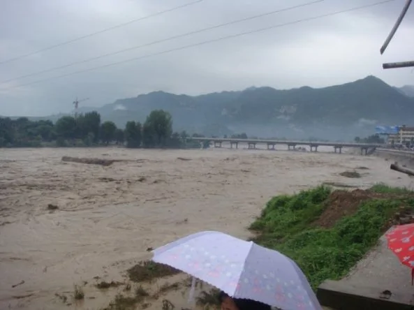甘肅隴南成縣洪水照片