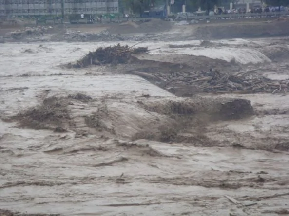甘肅隴南成縣洪水照片