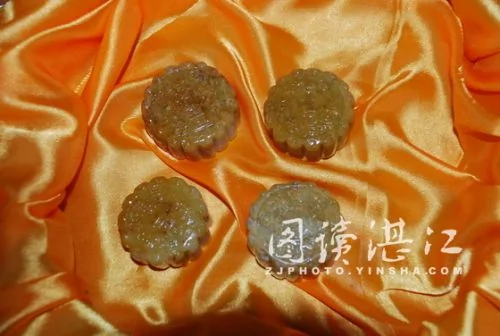 中国贪官容易涉嫌的奢侈“中秋月饼”