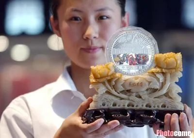 中國貪官容易涉嫌的奢侈「中秋月餅」