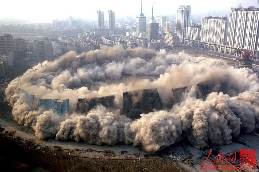 目睹中国怪现象：一幢幢建筑的非正常死亡