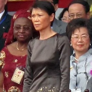 周美青(中)是第二位穿吳季剛禮服的第一夫人