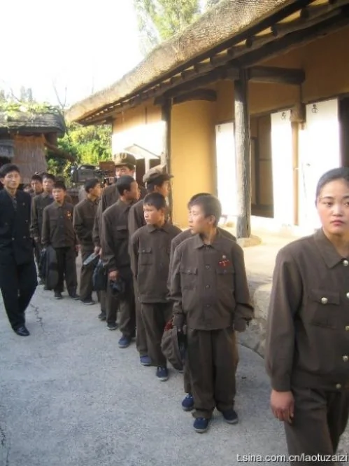 朝鲜百姓日常生活中的各种排队