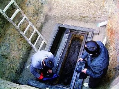 武漢挖出2000年前完好屍骨 頭骨還留有白髮