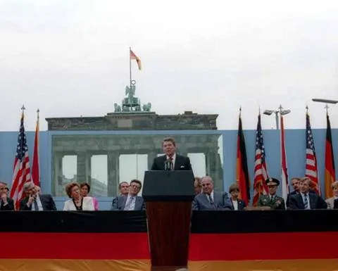 里根總統發表柏林圍牆講話(1987年6月12日)