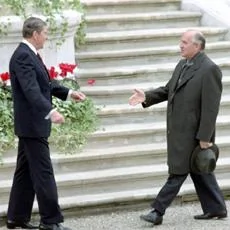 里根和戈尔巴乔夫在瑞士首度会晤(1985年11月19日)