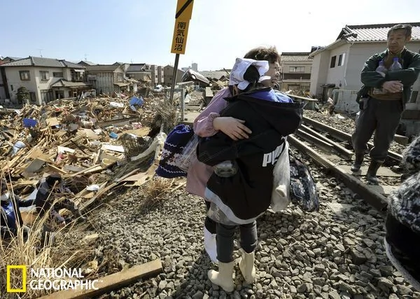 日本海啸20张最难忘照片：船舶冲上废墟