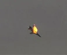 一架利比亚政府军战机在班加西城外被击落